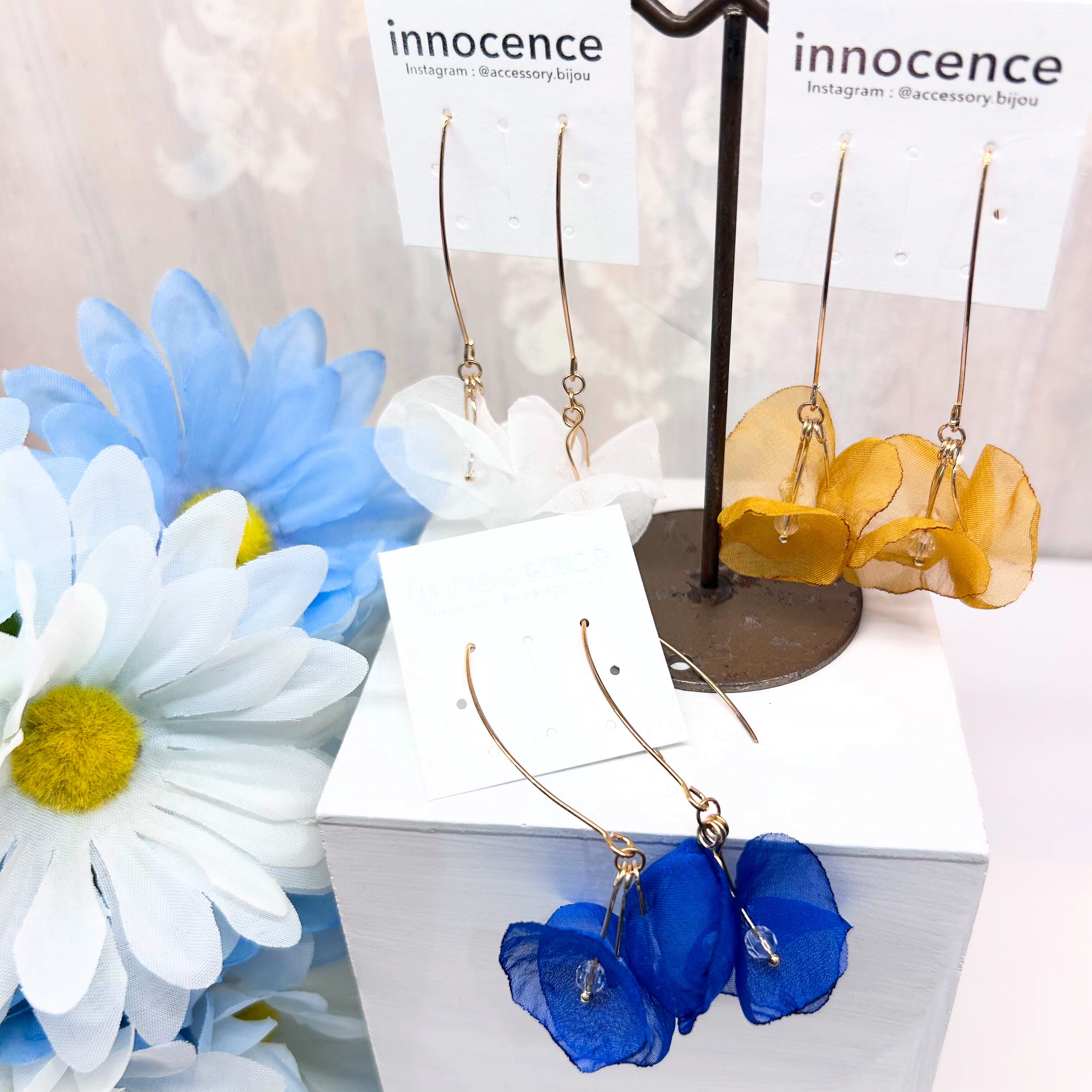 シフォンフラワーピアス