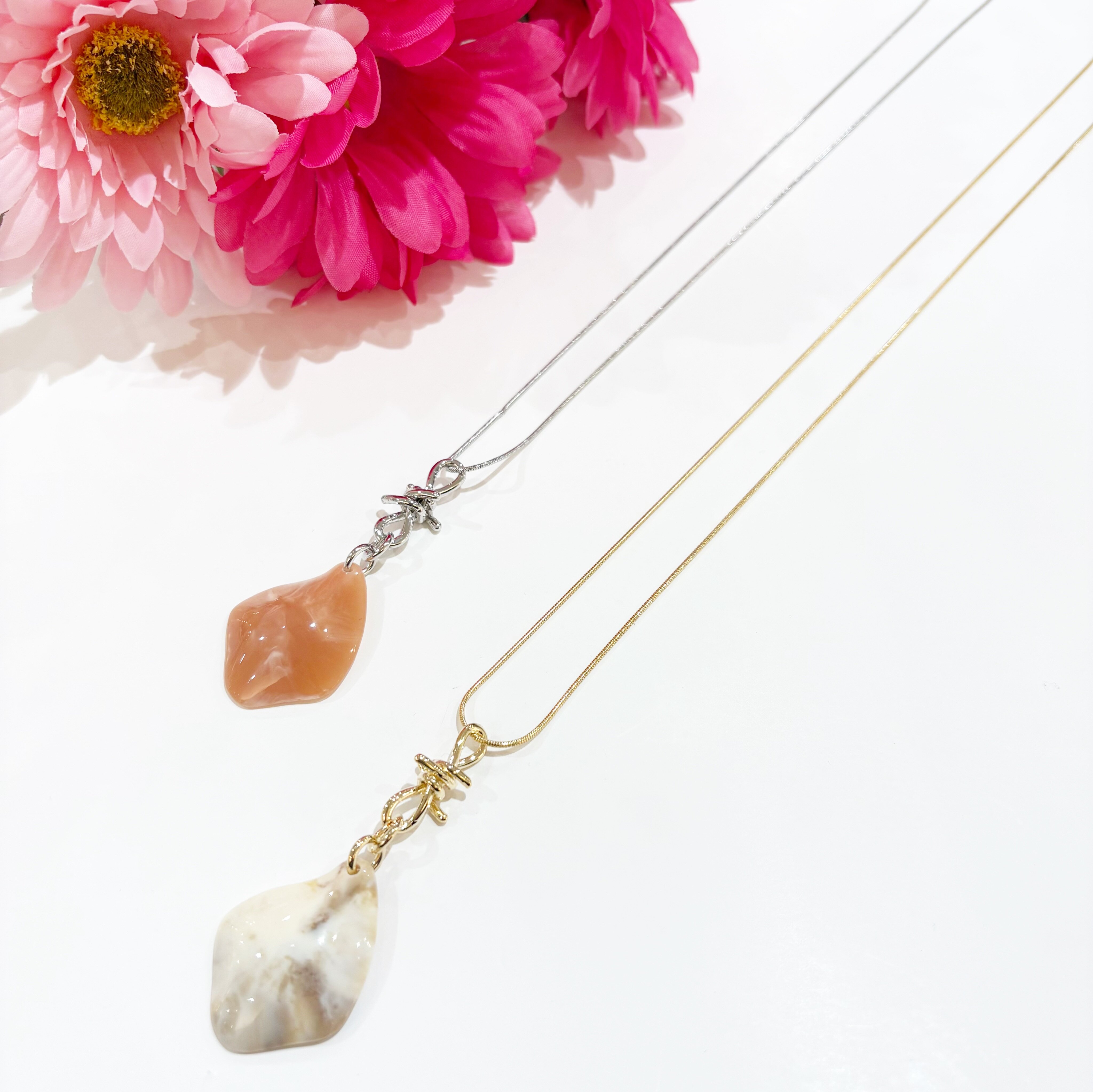 アクリルロングネックレス