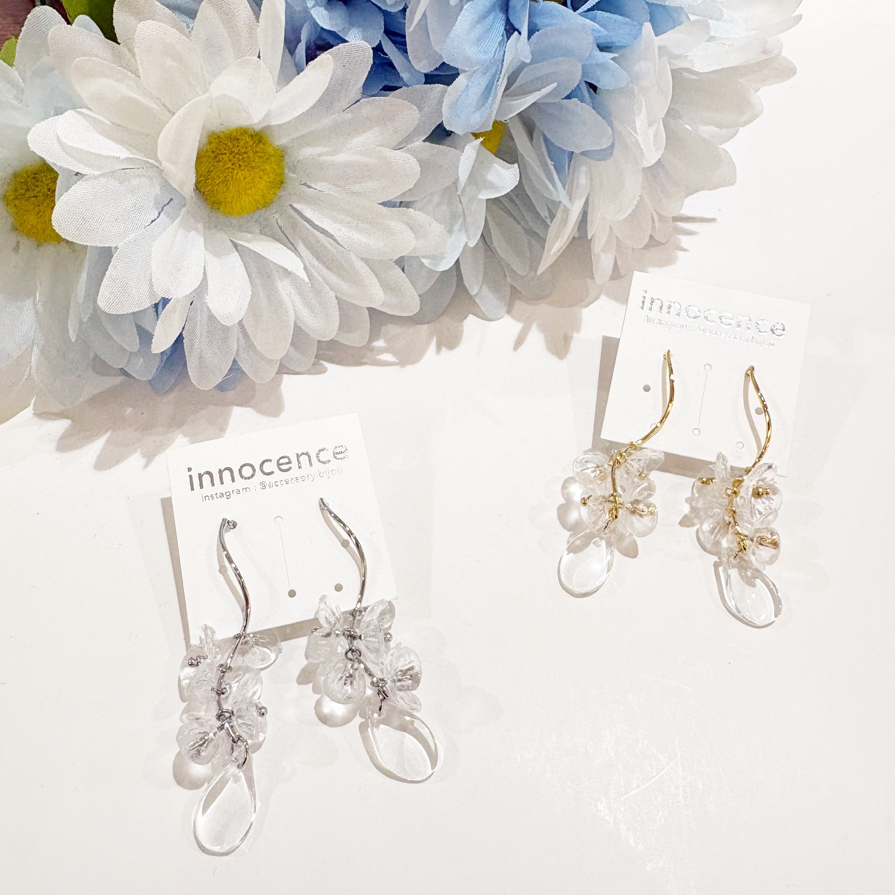 クリアフラワーピアス