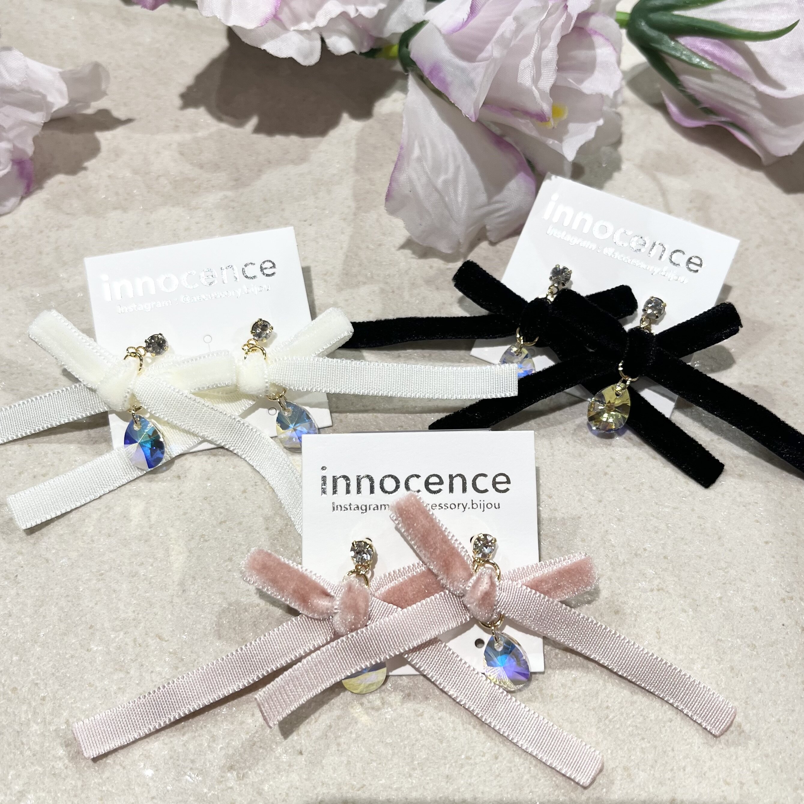 ベロアリボンピアス