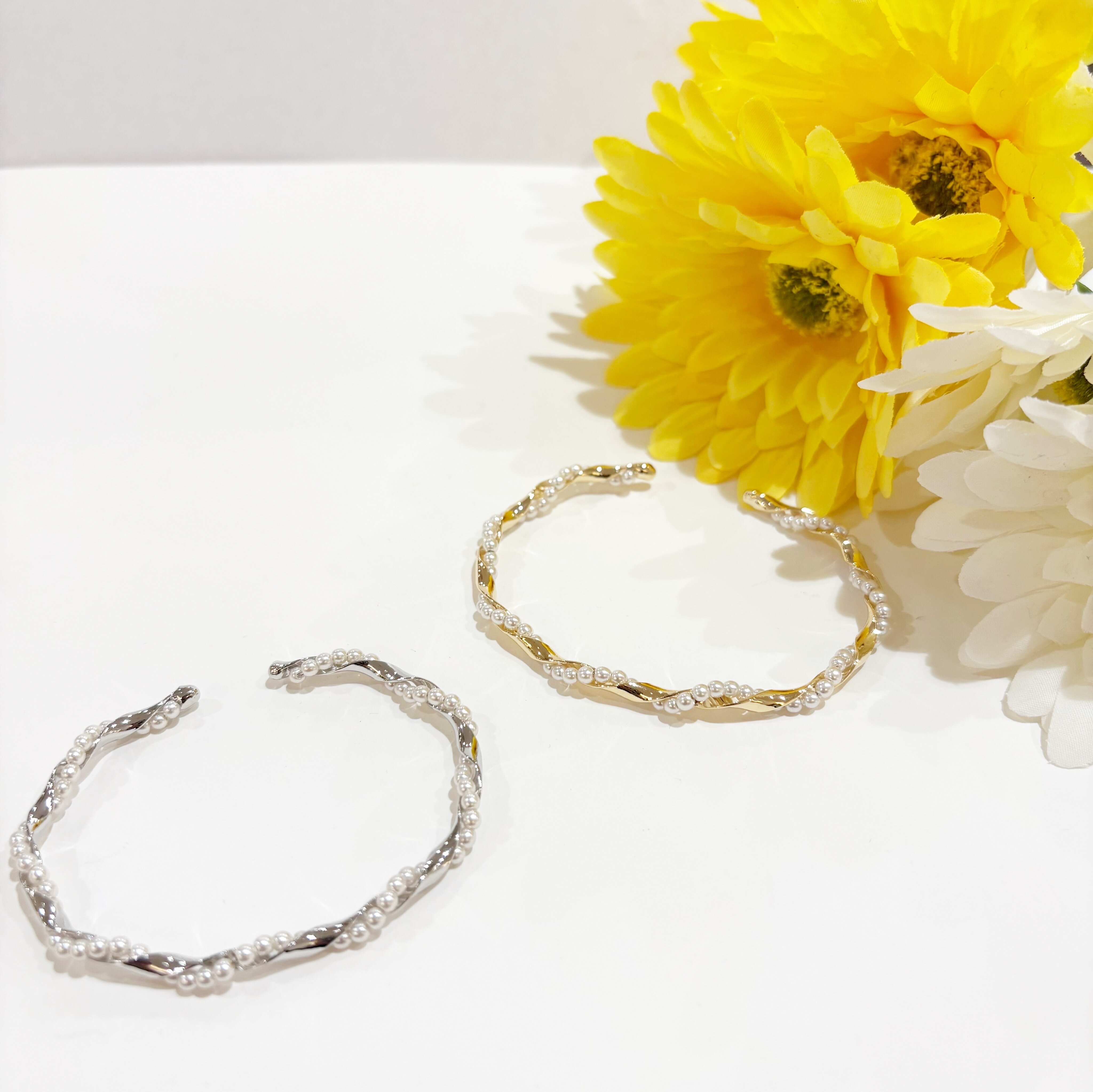 パールウエーブバングル